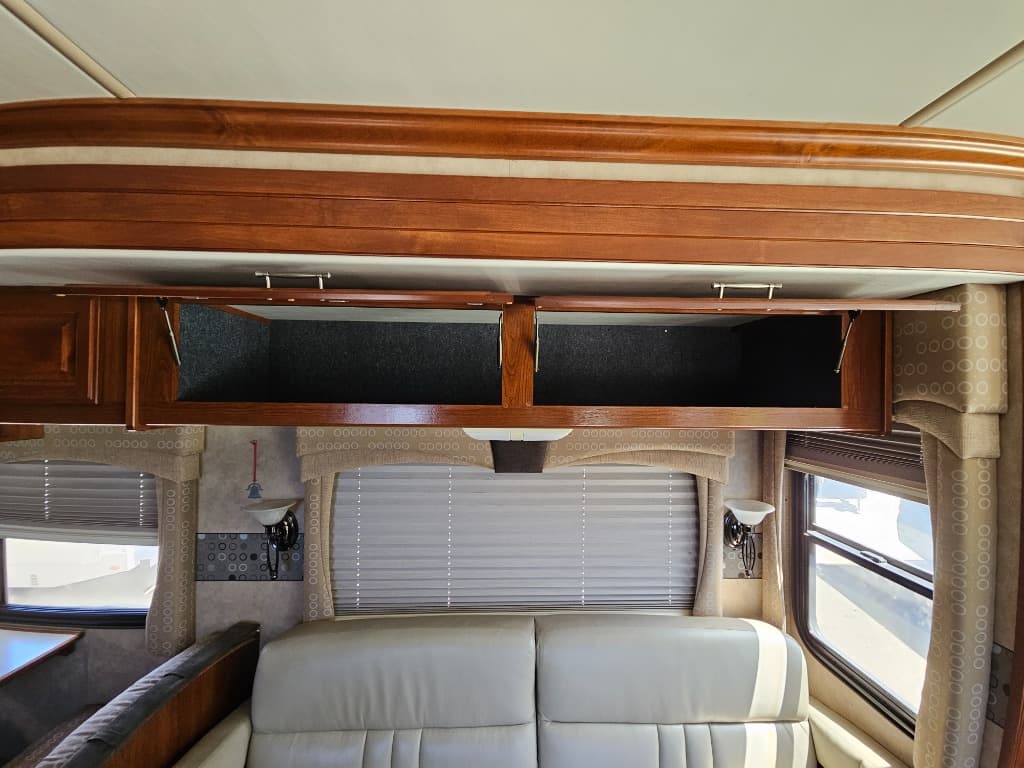 2007 Fleetwood RV 2007 Fleetwood RV Discovery - thumbnail 19