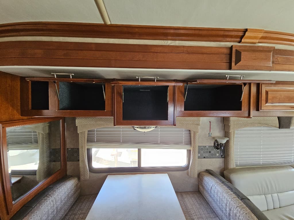 2007 Fleetwood RV 2007 Fleetwood RV Discovery - thumbnail 21