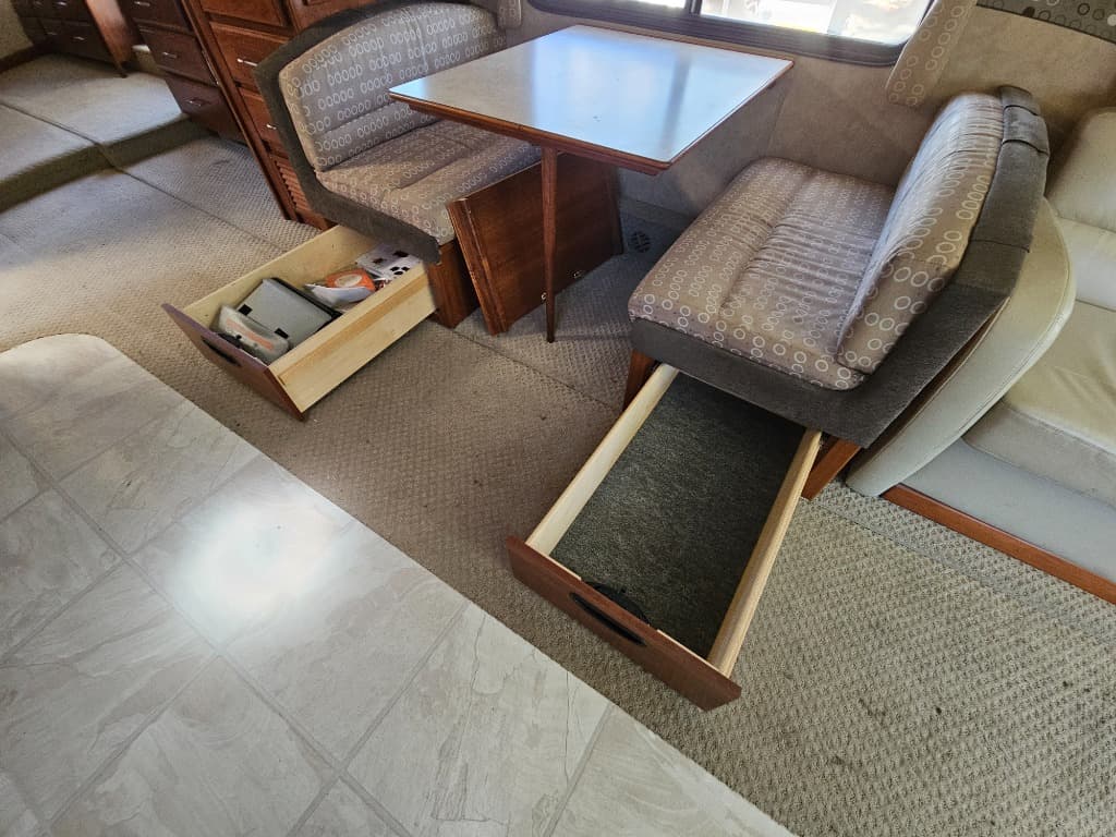 2007 Fleetwood RV 2007 Fleetwood RV Discovery - thumbnail 22