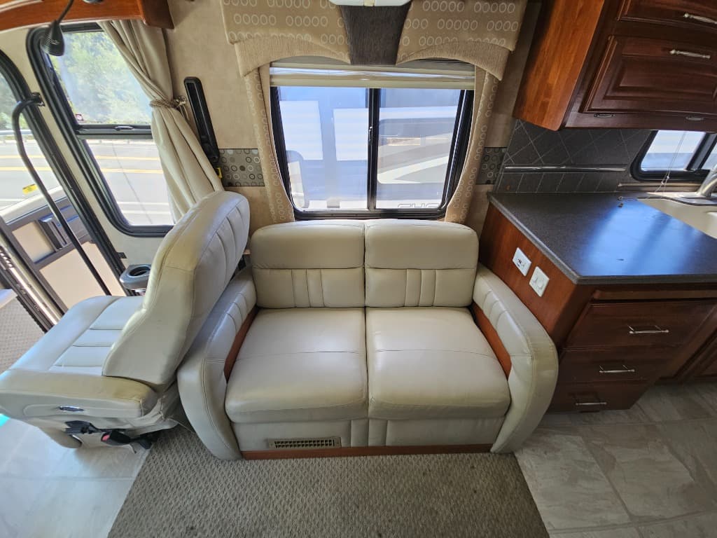 2007 Fleetwood RV 2007 Fleetwood RV Discovery - thumbnail 25