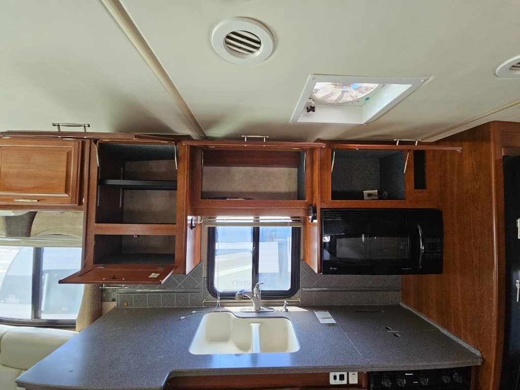 2007 Fleetwood RV 2007 Fleetwood RV Discovery - thumbnail 28