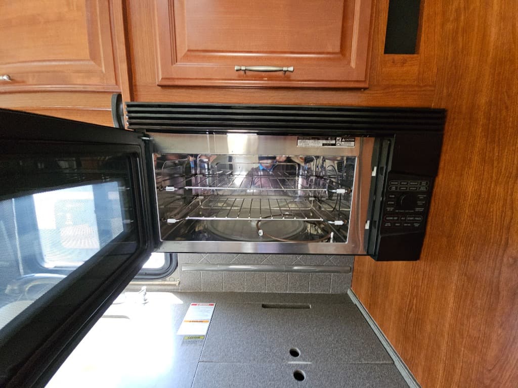 2007 Fleetwood RV 2007 Fleetwood RV Discovery - thumbnail 29