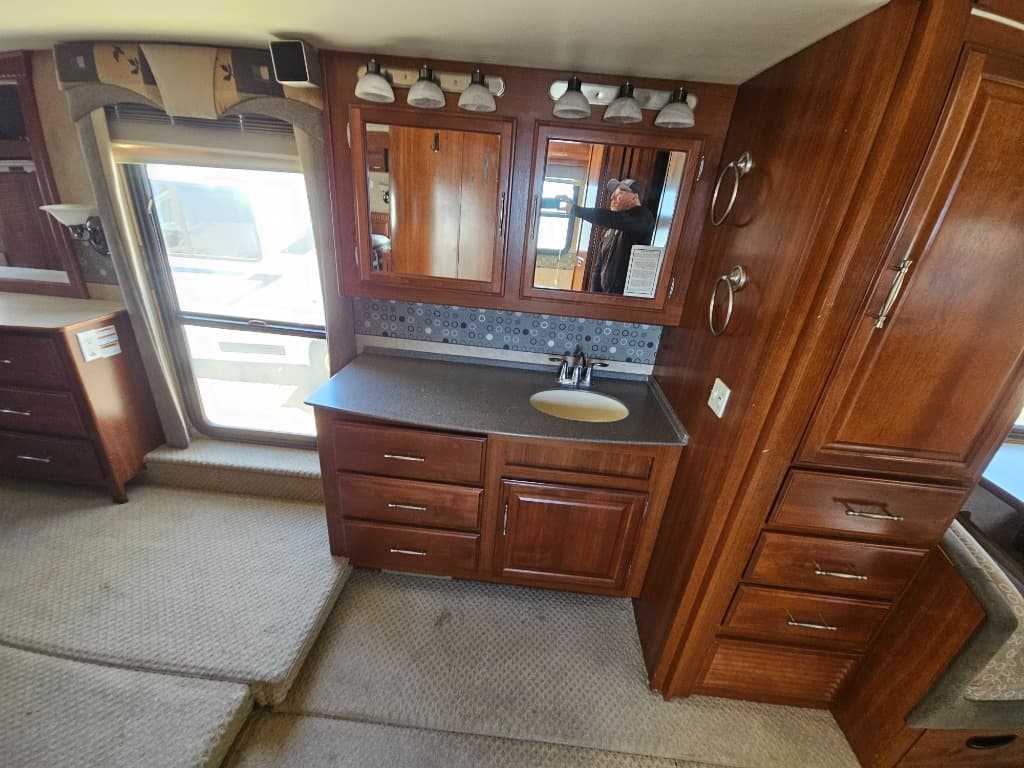 2007 Fleetwood RV 2007 Fleetwood RV Discovery - thumbnail 39