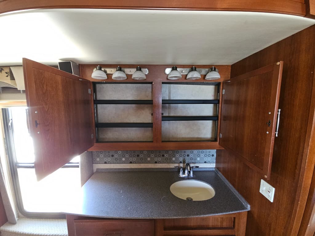 2007 Fleetwood RV 2007 Fleetwood RV Discovery - thumbnail 40