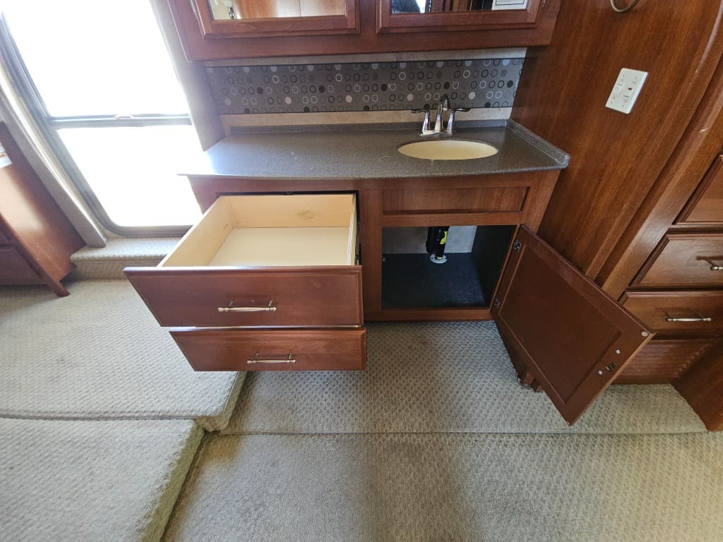 2007 Fleetwood RV 2007 Fleetwood RV Discovery - thumbnail 42