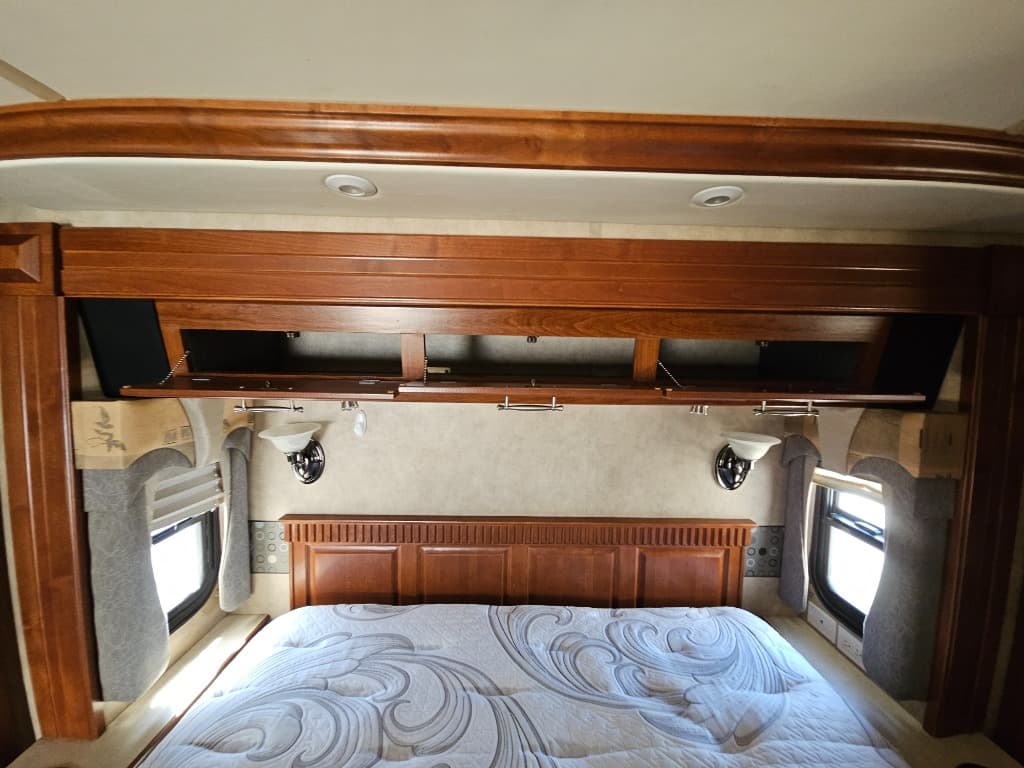 2007 Fleetwood RV 2007 Fleetwood RV Discovery - thumbnail 45