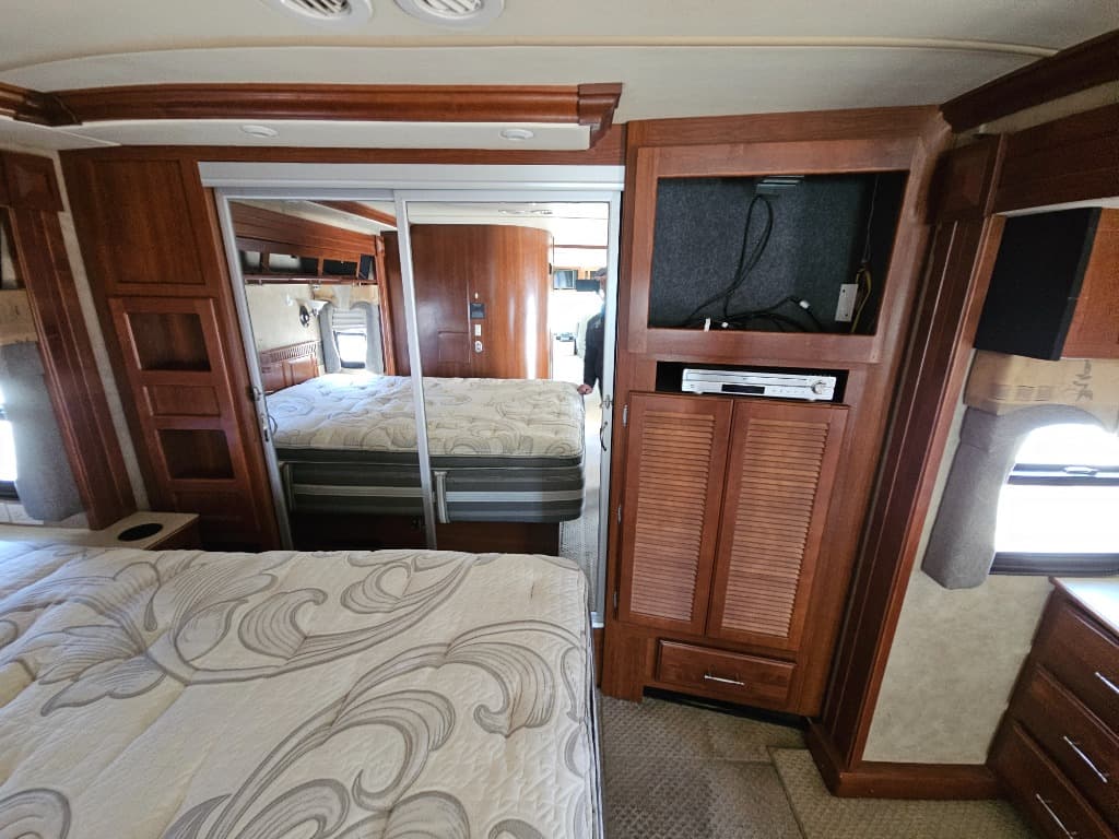 2007 Fleetwood RV 2007 Fleetwood RV Discovery - thumbnail 46