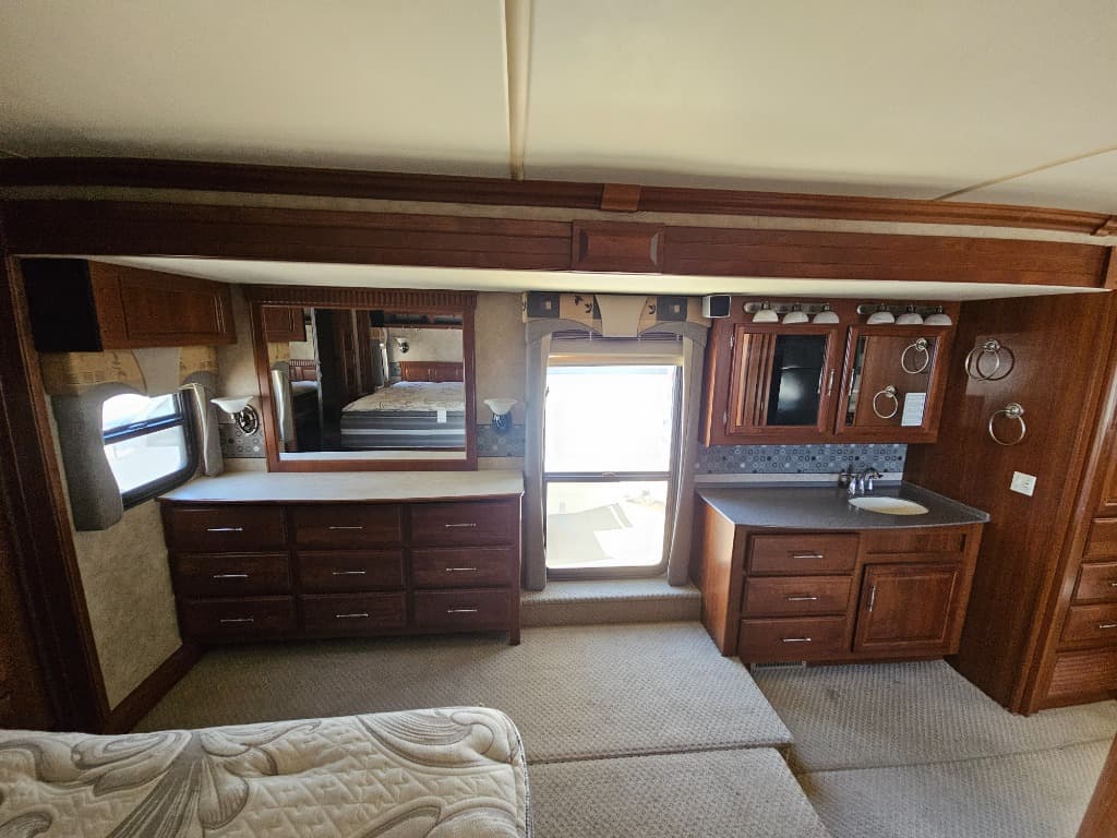 2007 Fleetwood RV 2007 Fleetwood RV Discovery - thumbnail 49