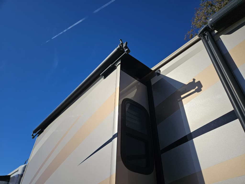 2007 Fleetwood RV 2007 Fleetwood RV Discovery - thumbnail 58