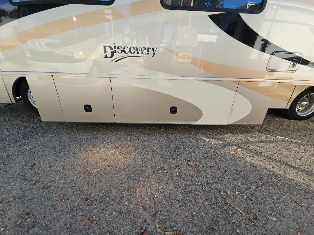 2007 Fleetwood RV 2007 Fleetwood RV Discovery - thumbnail 66