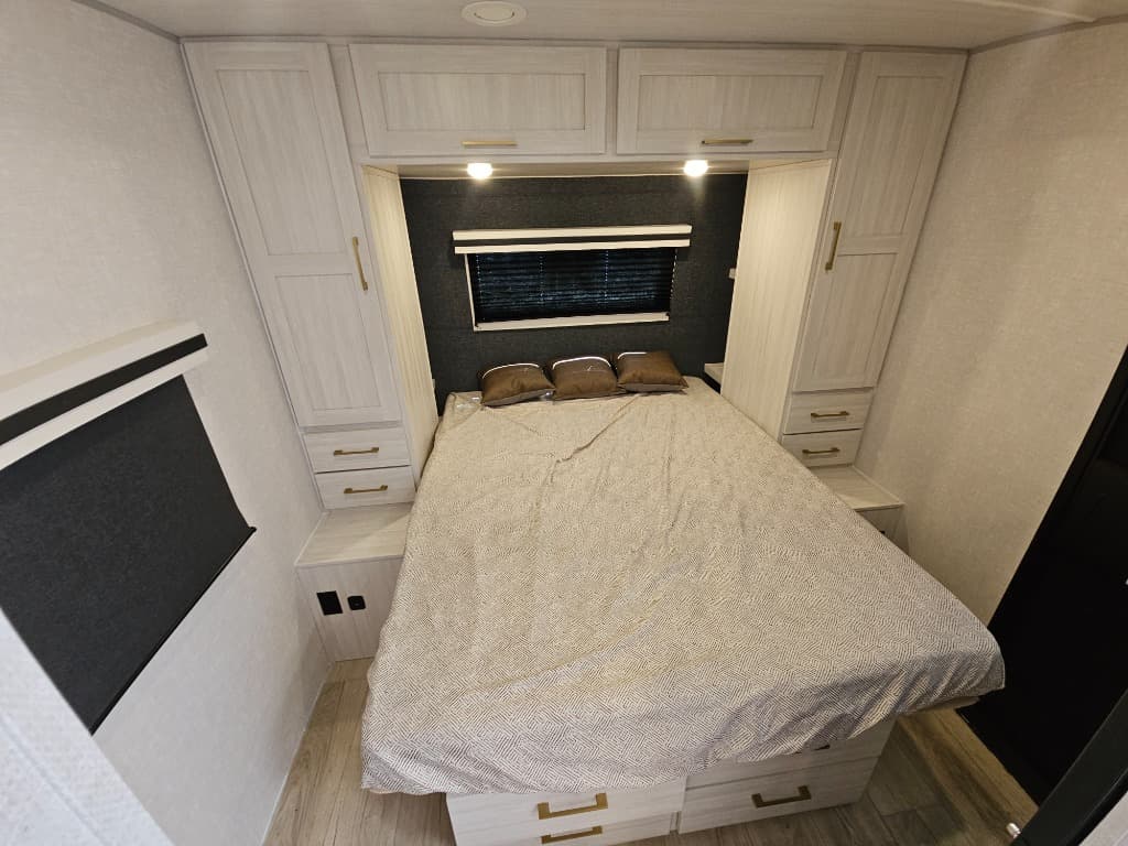 2025 Forest River 2025 Forest River Surveyor Legend - thumbnail 38