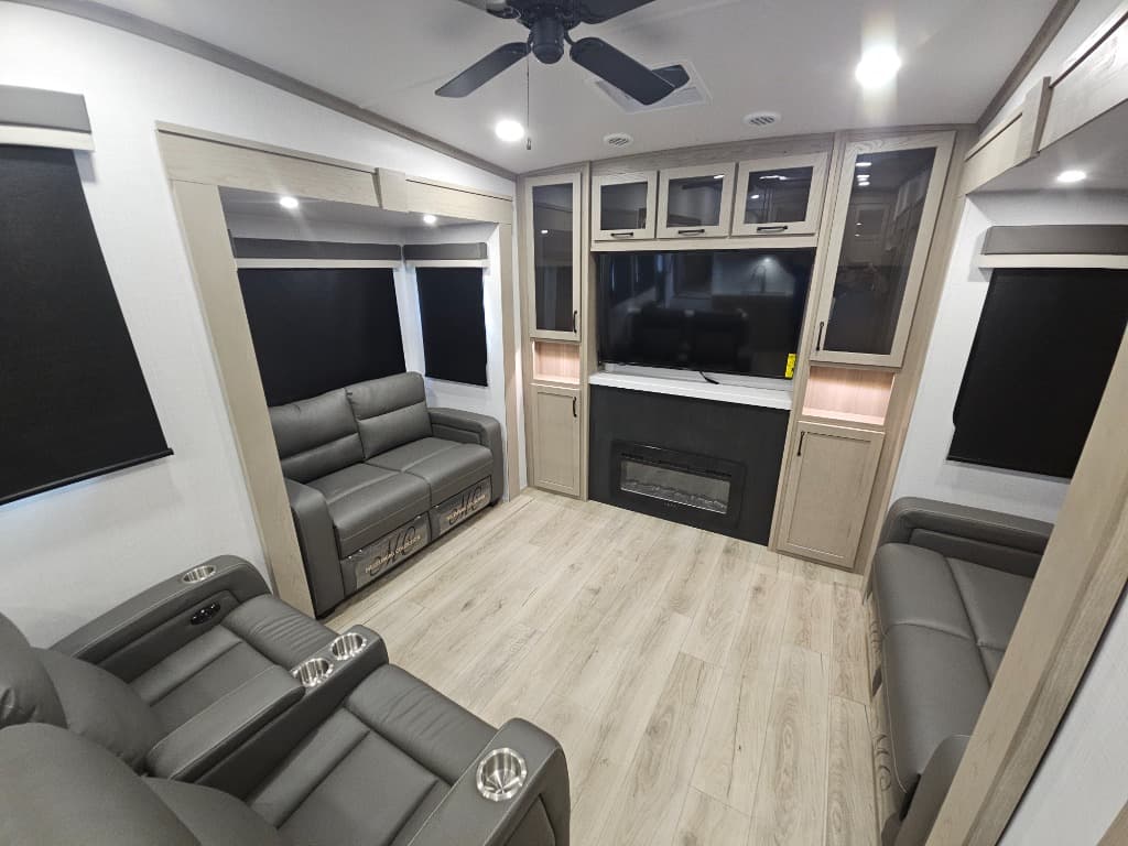 2025 Forest River 2025 Forest River Flagstaff Classic - thumbnail 11