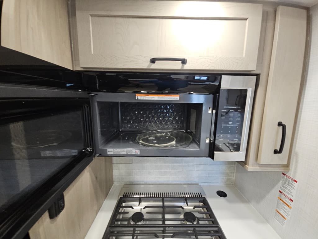 2025 Forest River 2025 Forest River Flagstaff Classic - thumbnail 24