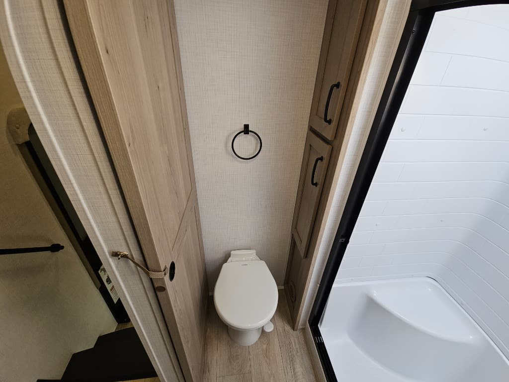 2025 Forest River 2025 Forest River Flagstaff Classic - thumbnail 38