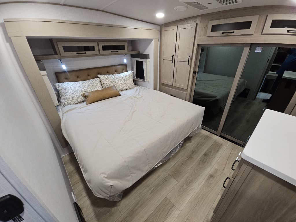 2025 Forest River 2025 Forest River Flagstaff Classic - thumbnail 42