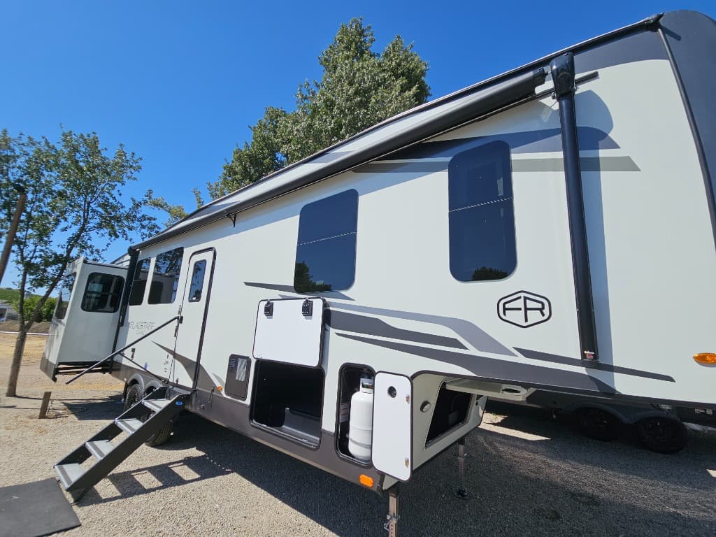 2025 Forest River 2025 Forest River Flagstaff Classic - thumbnail 53