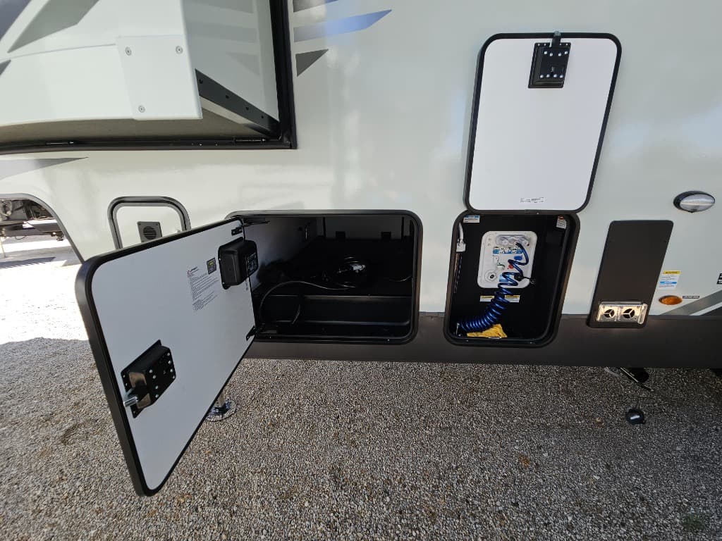 2025 Forest River 2025 Forest River Flagstaff Classic - thumbnail 57