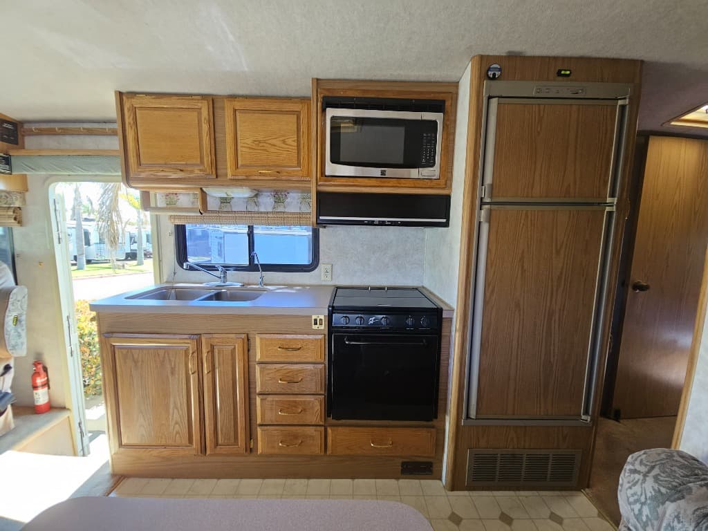 1997 Fleetwood 1997 Fleetwood Bounder - thumbnail 22