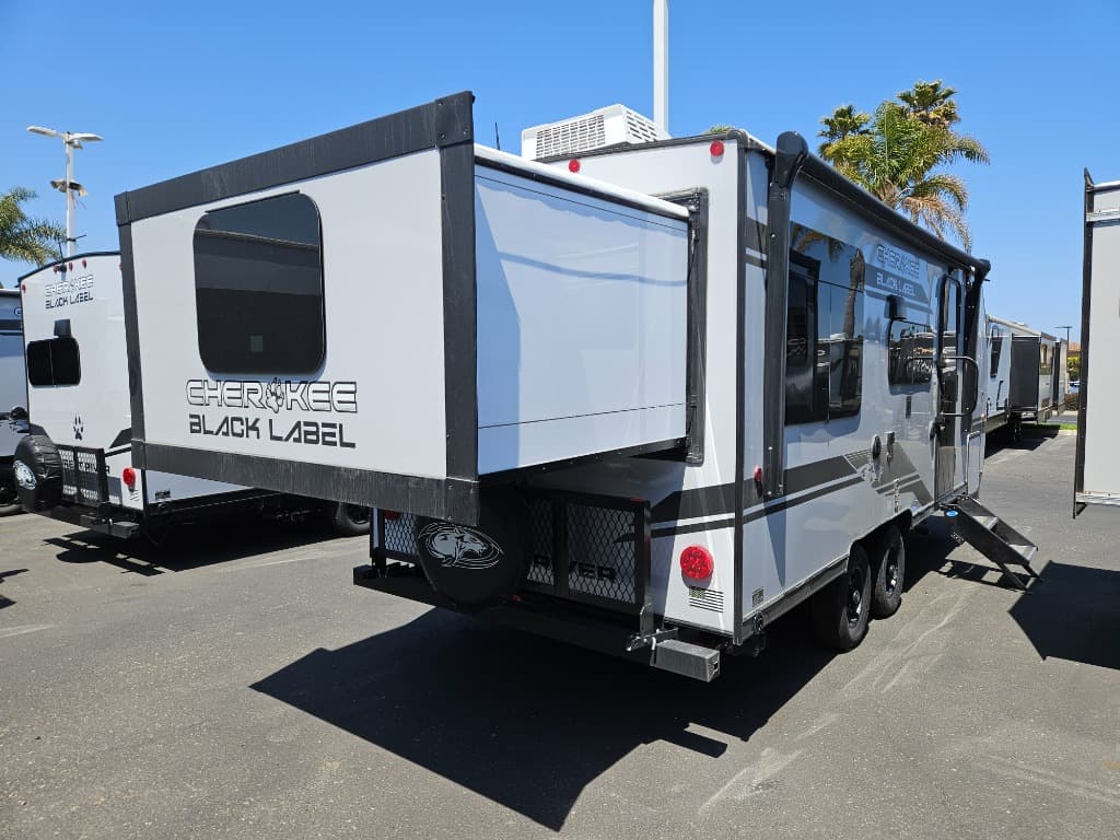 2026 Forest River 2026 Forest River Cherokee Grey Wolf Black Label - thumbnail 3