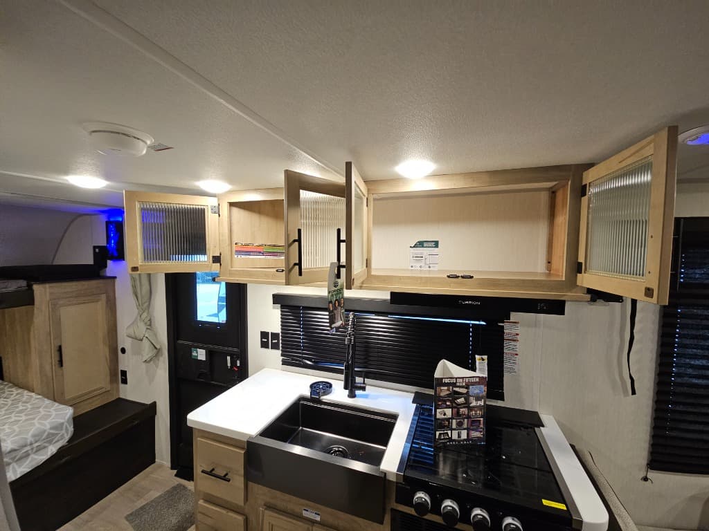 2026 Forest River 2026 Forest River Cherokee Grey Wolf Black Label - thumbnail 11