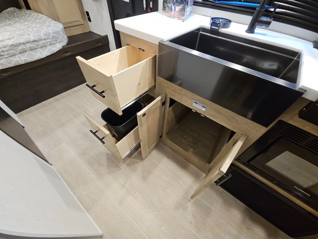 2026 Forest River 2026 Forest River Cherokee Grey Wolf Black Label - thumbnail 15