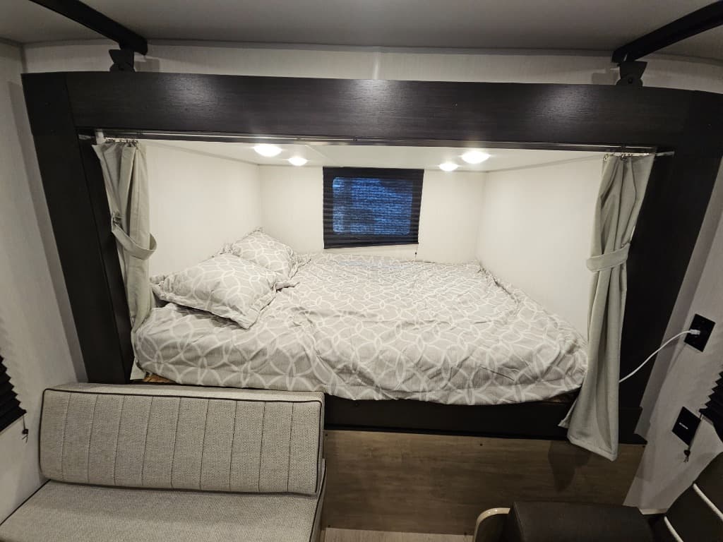 2026 Forest River 2026 Forest River Cherokee Grey Wolf Black Label - thumbnail 18