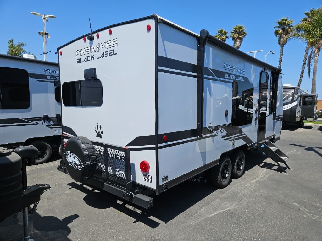 2026 Forest River 2026 Forest River Cherokee Grey Wolf Black Label - thumbnail 3