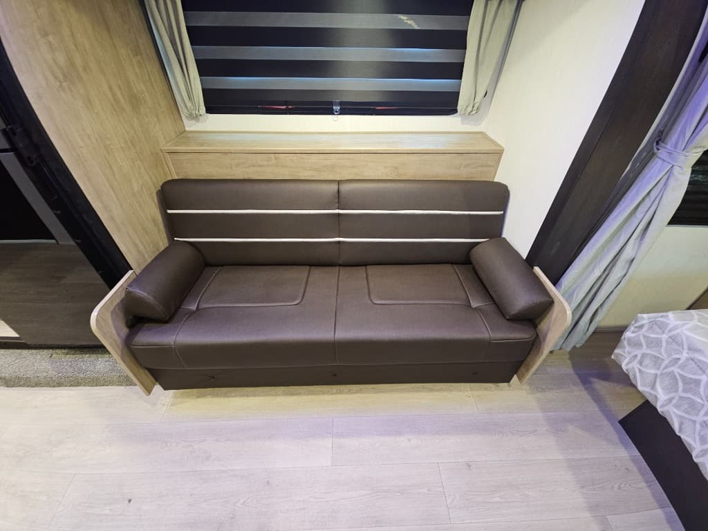 2026 Forest River 2026 Forest River Cherokee Grey Wolf Black Label - thumbnail 17