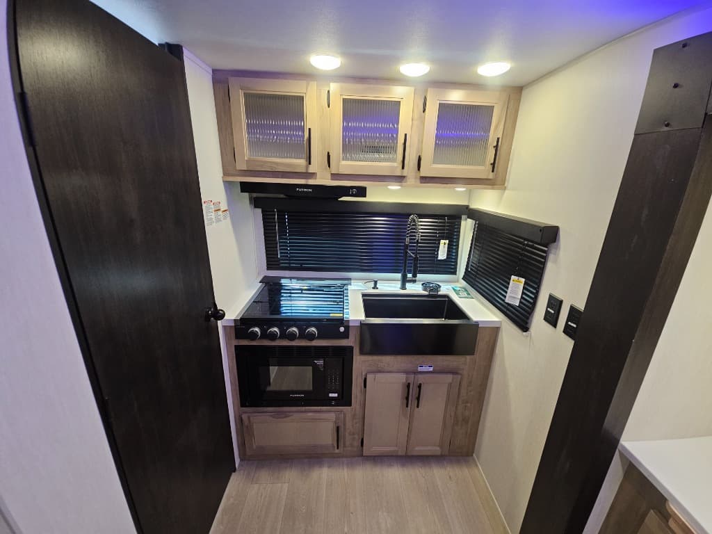 2026 Forest River 2026 Forest River Cherokee Grey Wolf Black Label - thumbnail 21