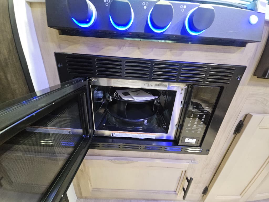 2026 Forest River 2026 Forest River Cherokee Grey Wolf Black Label - thumbnail 25