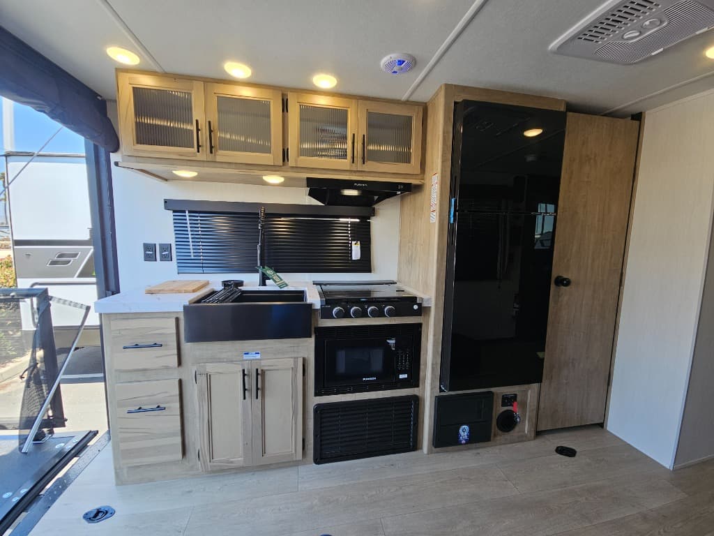 2026 Forest River RV 2026 Forest River RV Cherokee Grey Wolf  - thumbnail 11