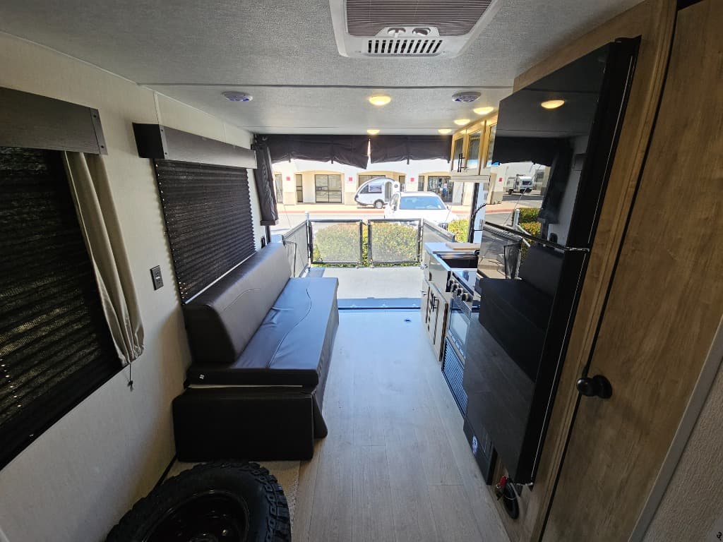 2026 Forest River RV 2026 Forest River RV Cherokee Grey Wolf  - thumbnail 14