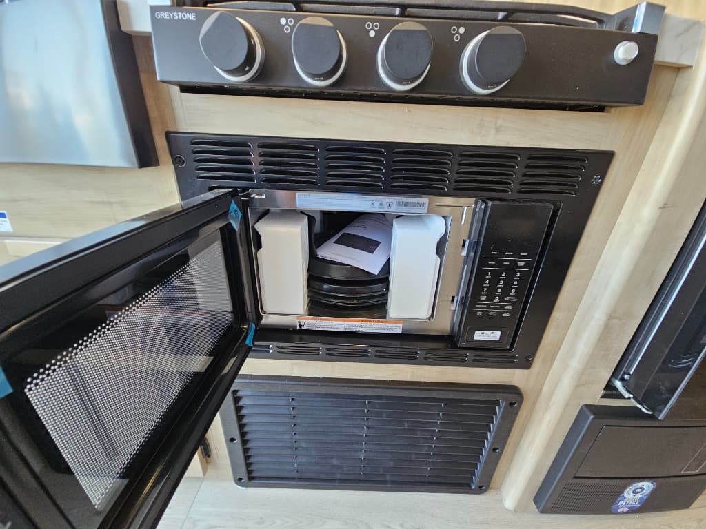 2026 Forest River RV 2026 Forest River RV Cherokee Grey Wolf  - thumbnail 16