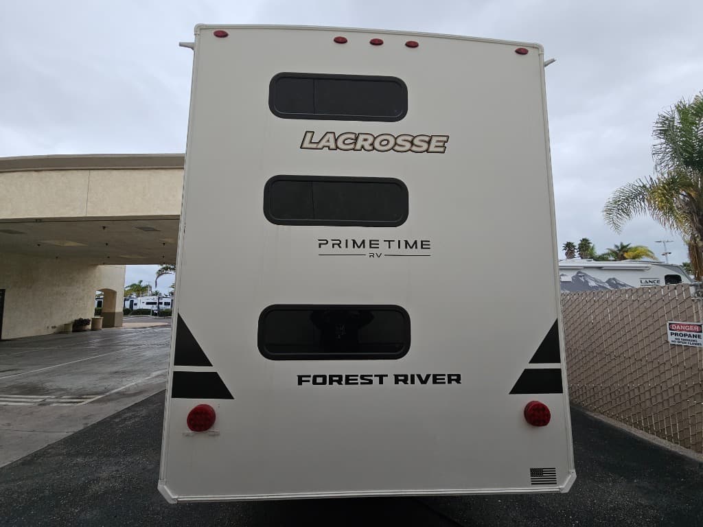 2026 Prime Time RV 2026 Prime Time RV LaCrosse - thumbnail 4