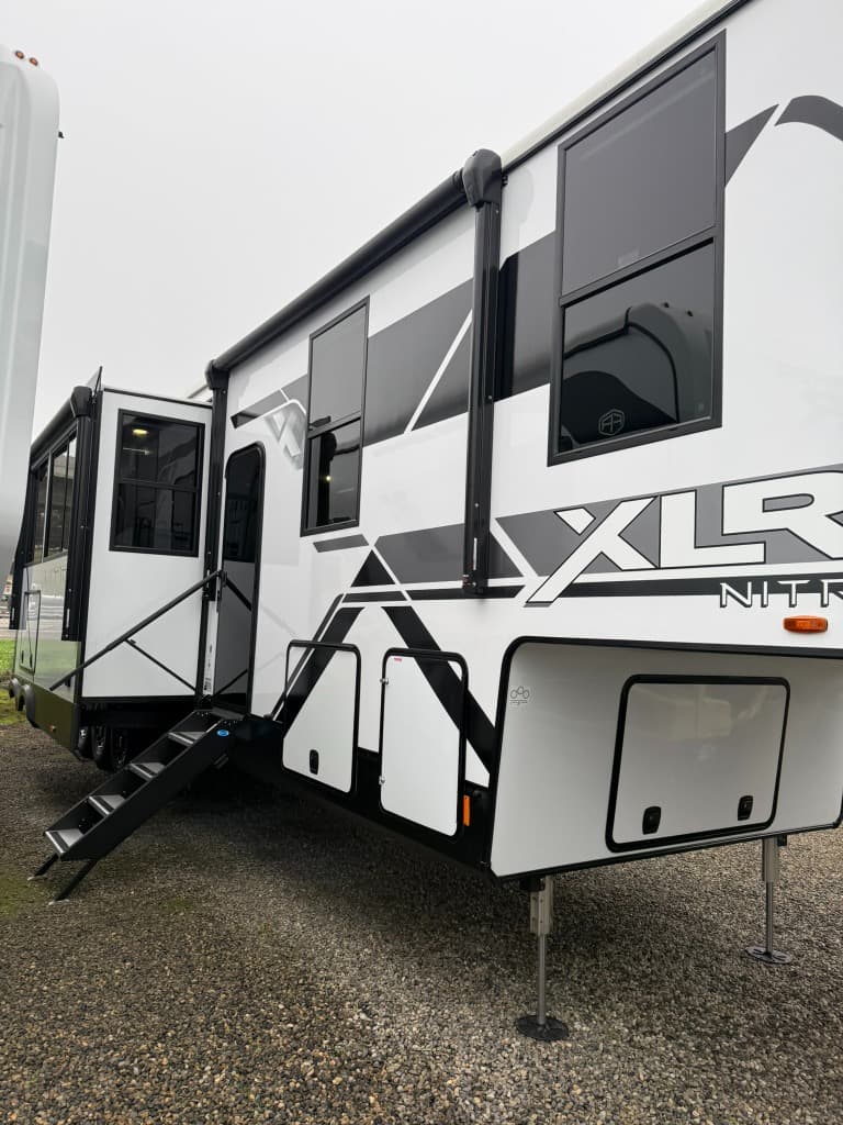 2026 Forest River 2026 Forest River XLR Nitro - thumbnail 3