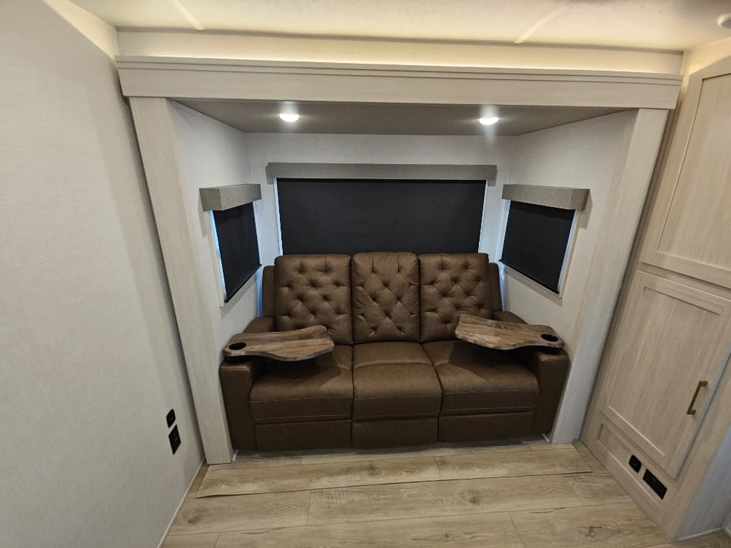 2026 Forest River 2026 Forest River Surveyor Legend - thumbnail 44