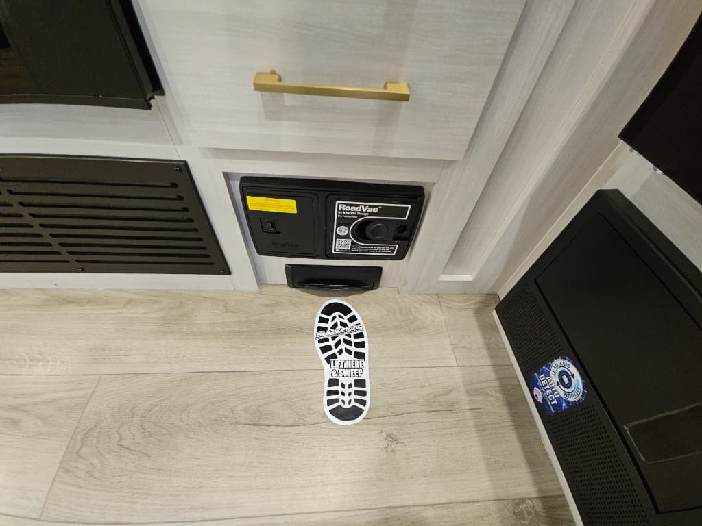 2026 Forest River 2026 Forest River Surveyor Legend - thumbnail 26