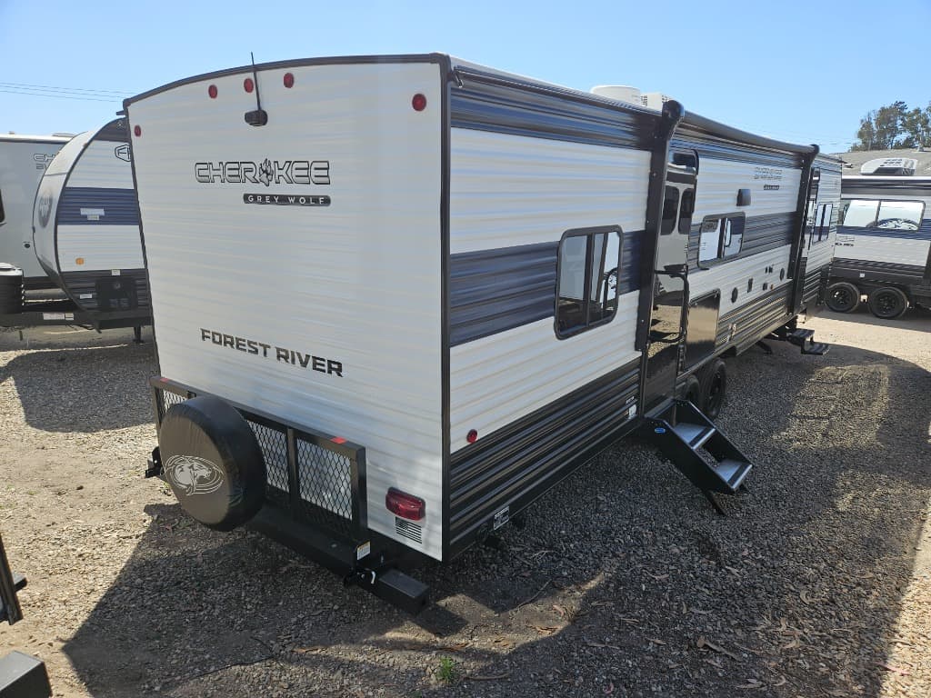 2026 Forest River RV 2026 Forest River RV Cherokee Grey Wolf - thumbnail 3