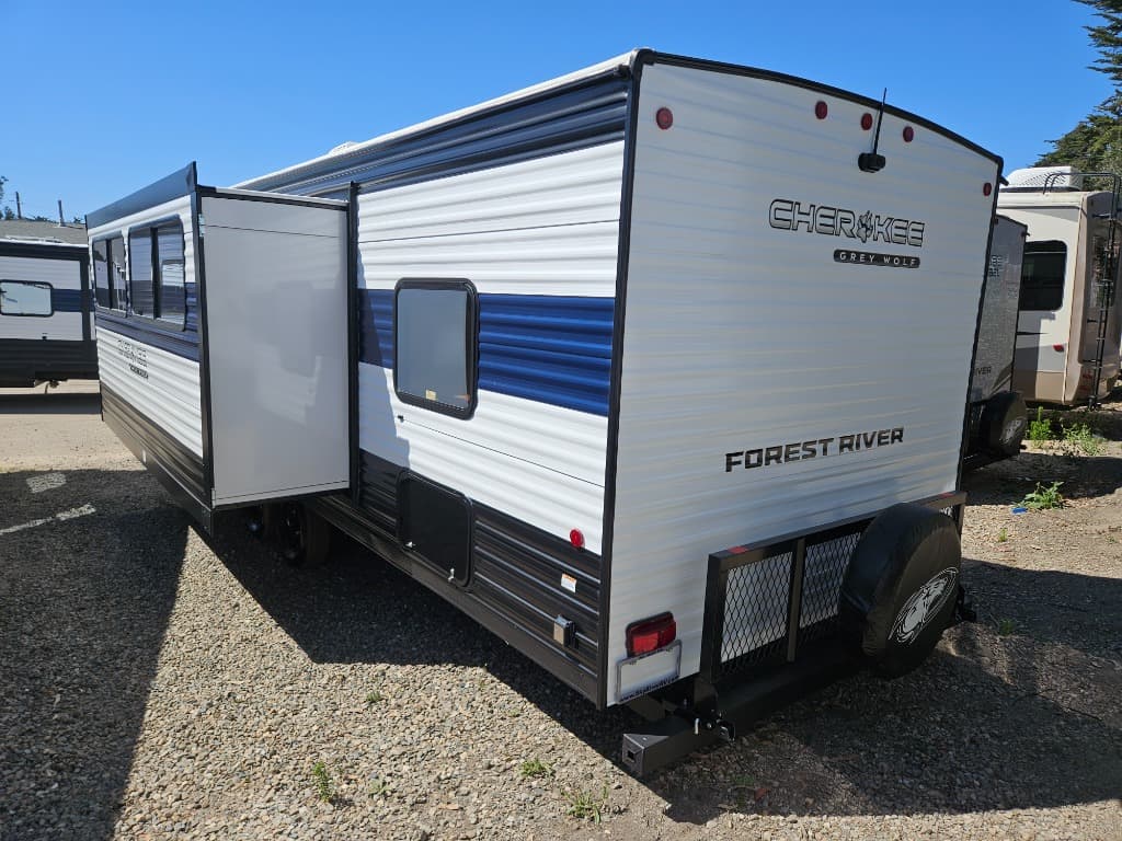 2026 Forest River RV 2026 Forest River RV Cherokee Grey Wolf - thumbnail 5