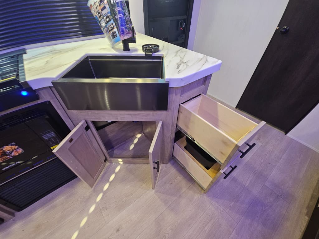 2026 Forest River RV 2026 Forest River RV Cherokee Grey Wolf - thumbnail 21