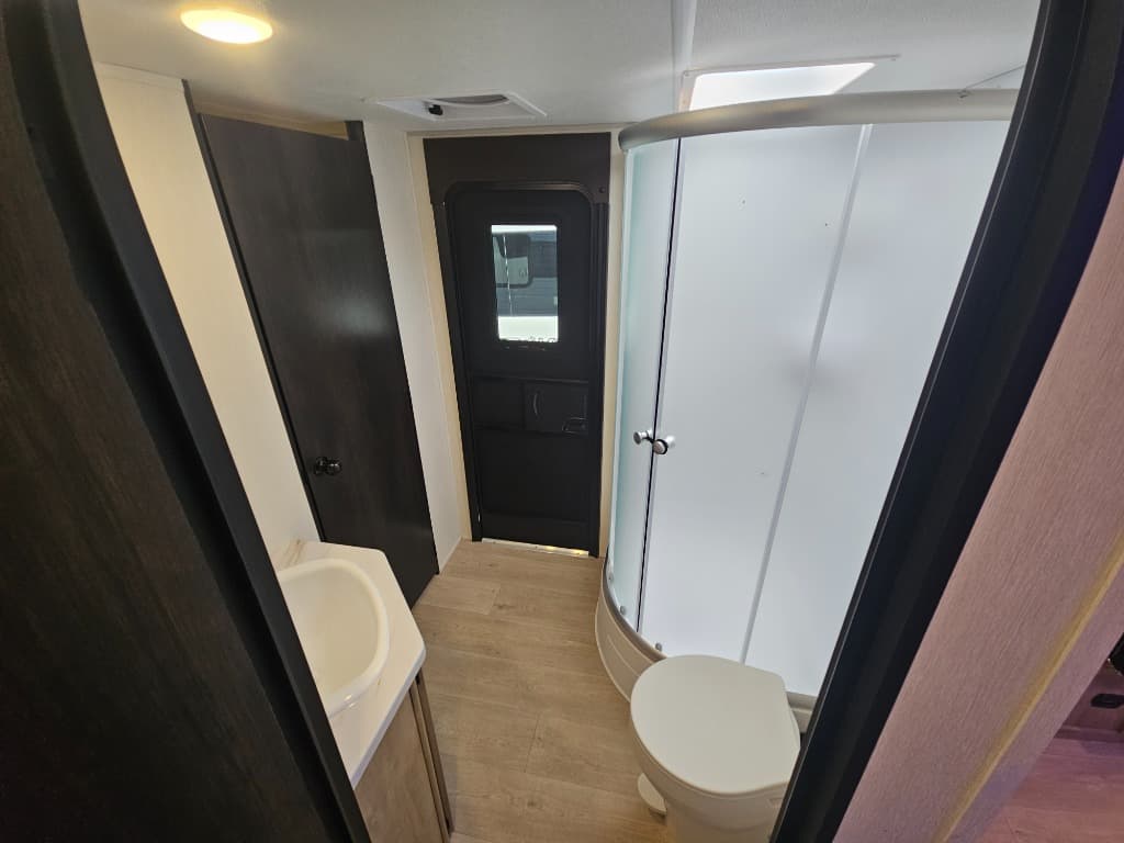 2026 Forest River RV 2026 Forest River RV Cherokee Grey Wolf - thumbnail 27