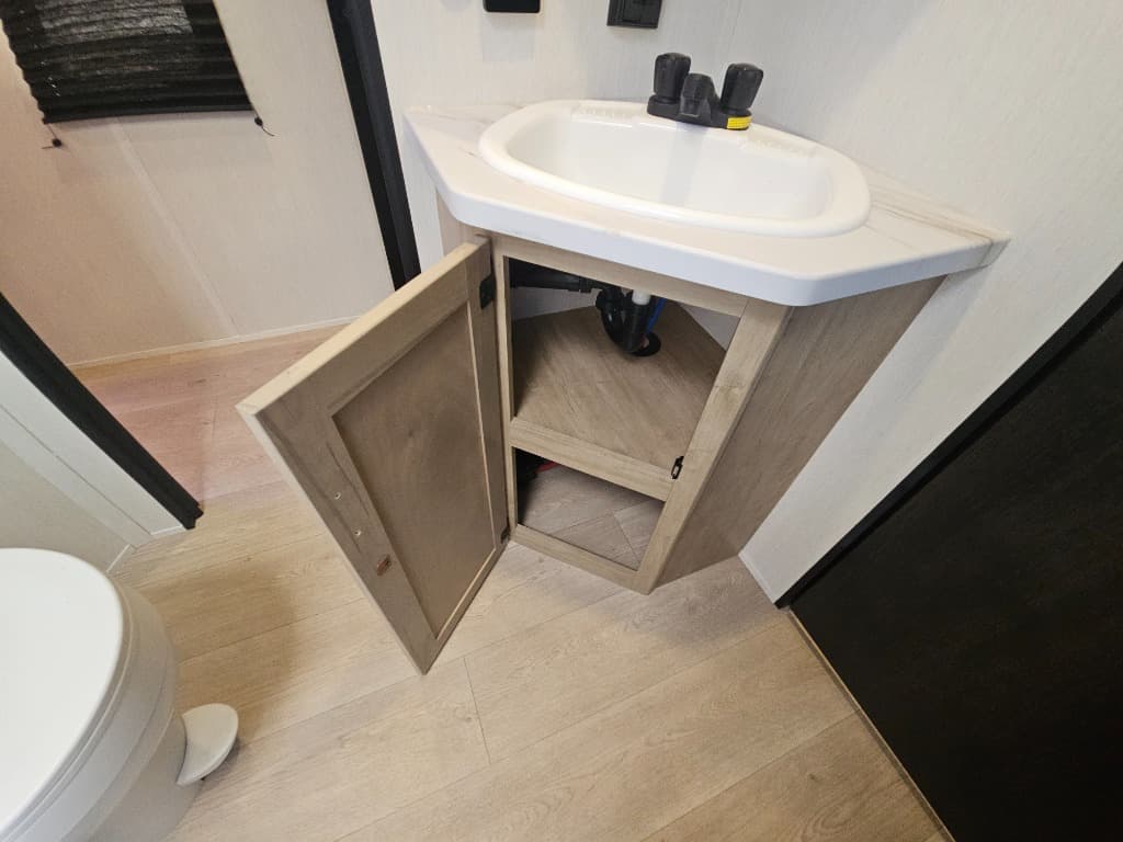 2026 Forest River RV 2026 Forest River RV Cherokee Grey Wolf - thumbnail 34