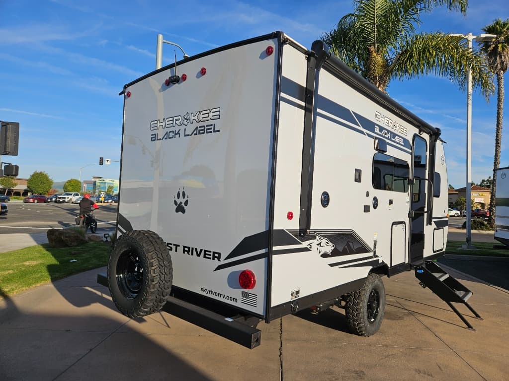 2026 Forest River 2026 Forest River Cherokee Wolf Pup Black Label - thumbnail 3