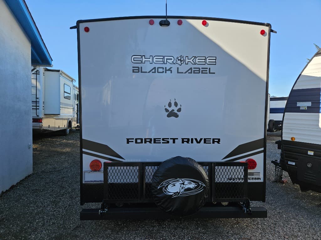 2026 Forest River RV 2026 Forest River RV Cherokee Grey Wolf Black Label - thumbnail 4