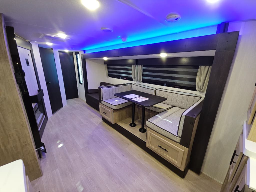 2026 Forest River RV 2026 Forest River RV Cherokee Grey Wolf Black Label - thumbnail 8