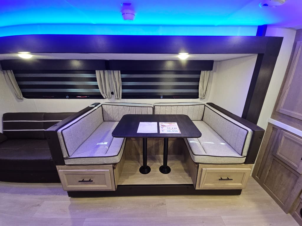 2026 Forest River RV 2026 Forest River RV Cherokee Grey Wolf Black Label - thumbnail 10