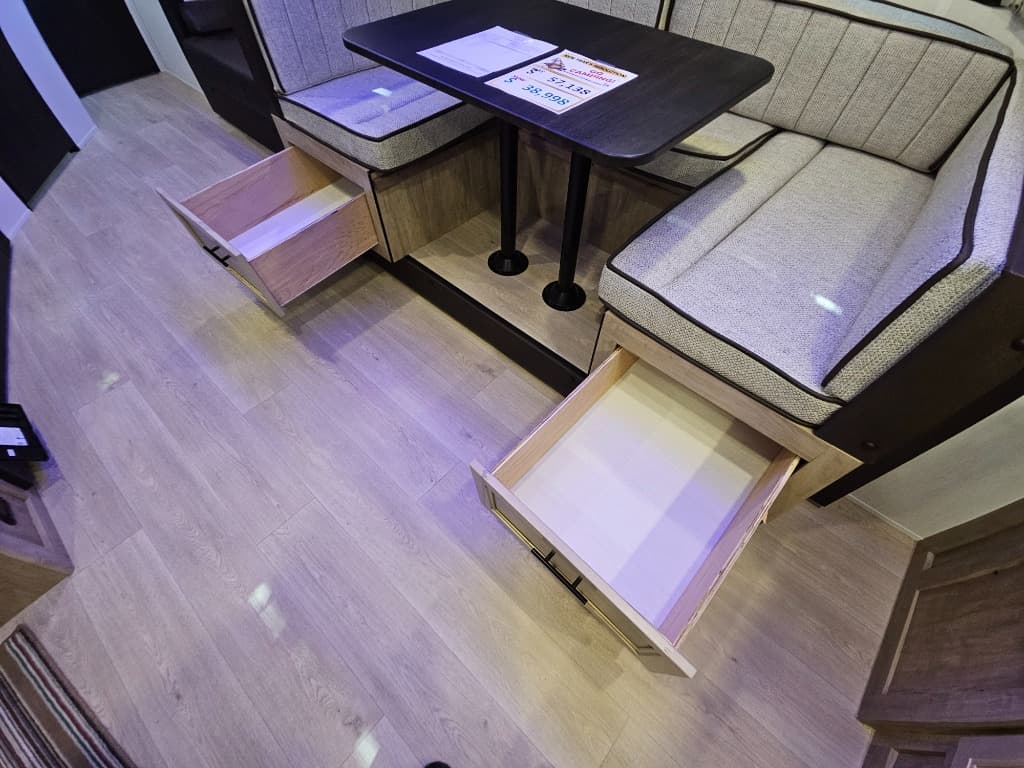 2026 Forest River RV 2026 Forest River RV Cherokee Grey Wolf Black Label - thumbnail 12