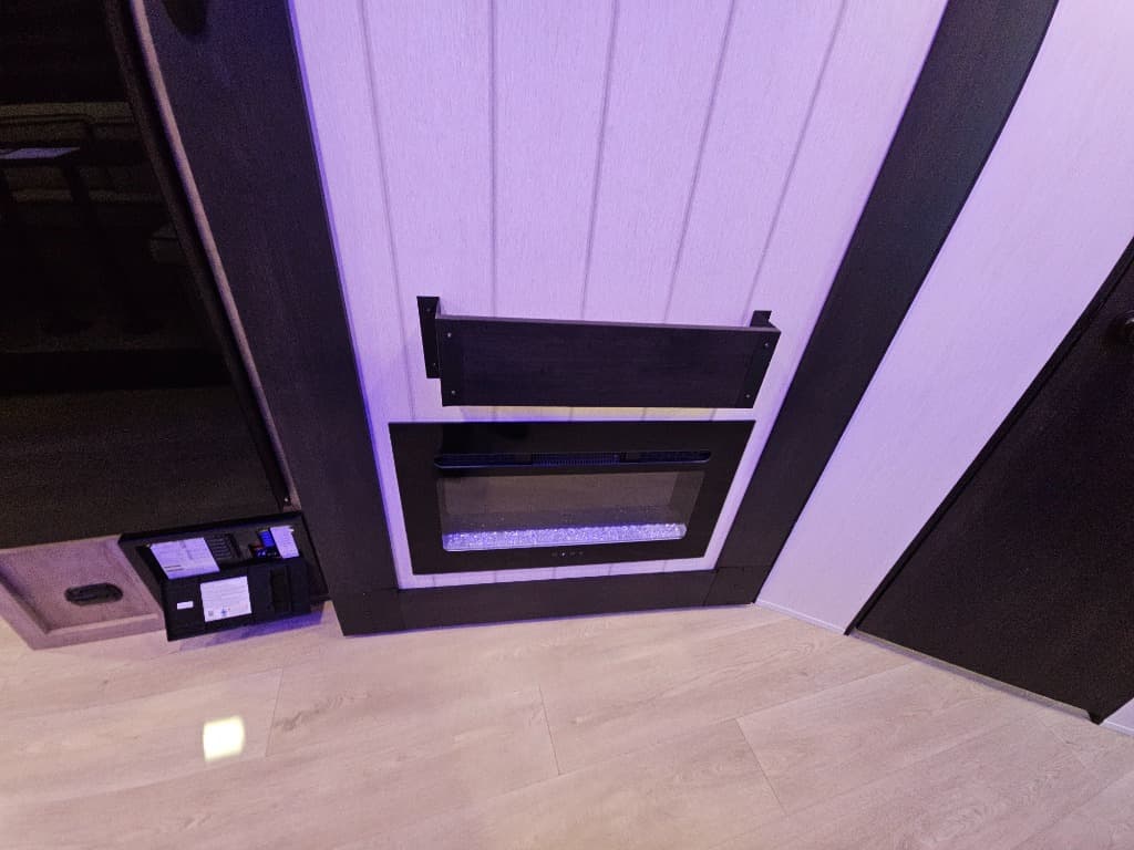 2026 Forest River RV 2026 Forest River RV Cherokee Grey Wolf Black Label - thumbnail 15