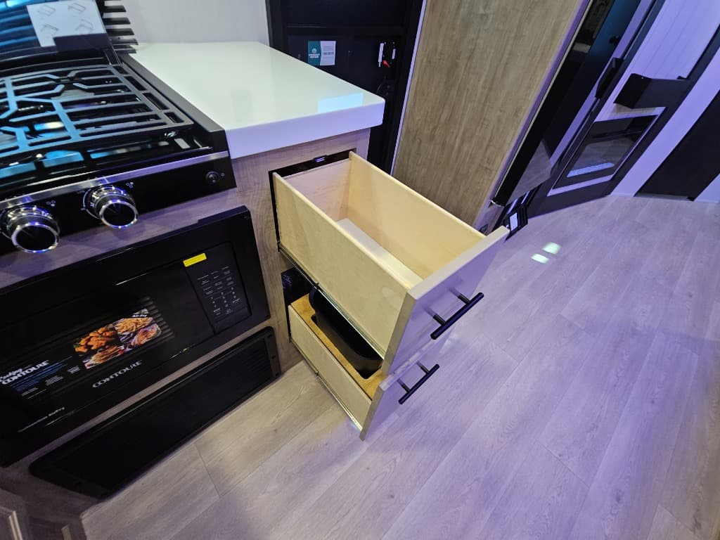 2026 Forest River RV 2026 Forest River RV Cherokee Grey Wolf Black Label - thumbnail 22