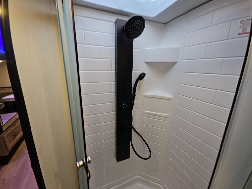 2026 Forest River RV 2026 Forest River RV Cherokee Grey Wolf Black Label - thumbnail 33